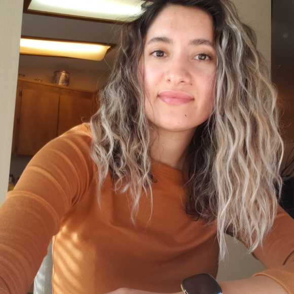 Meet your Posher, Gloria - Picture 1 of 1